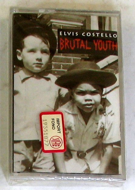 ELVIS COSTELLO - BRUTAL YOUTH - Musicassetta Cassette Tape MC K7 - Sealed