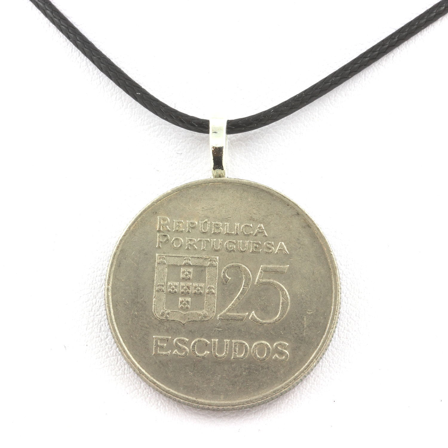 Collana Moneta Portogallo 25 Escudos. Cordino Nero