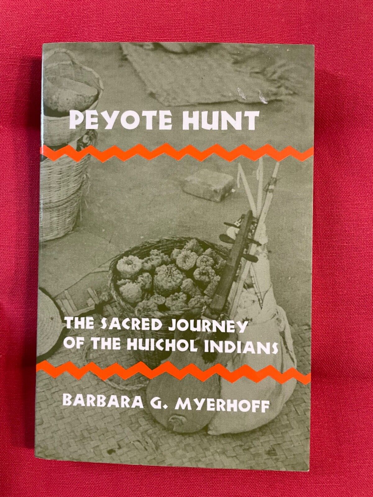 SCIAMANESIMO- G. MYERHOFF- PEYOTE HUNT-The Sacred journey of the Huichol Indians