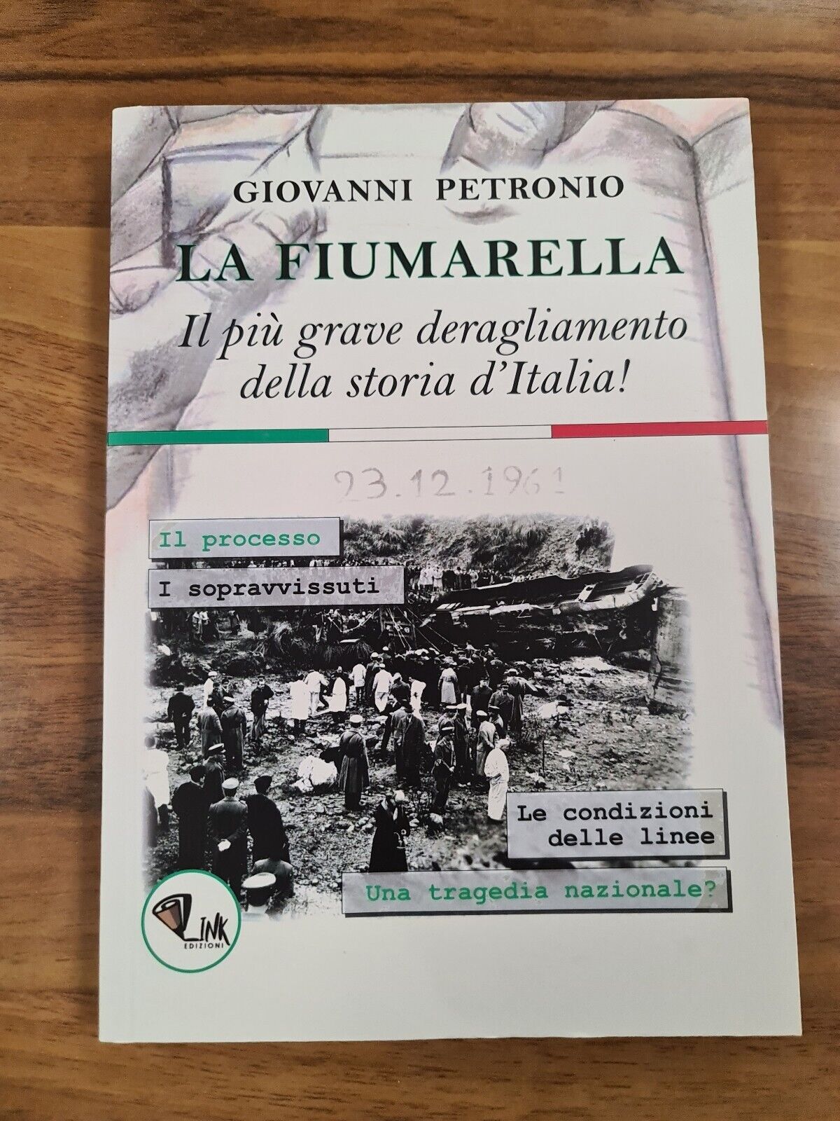 Libro "La Fiumarella ", Giovanni Petronio
