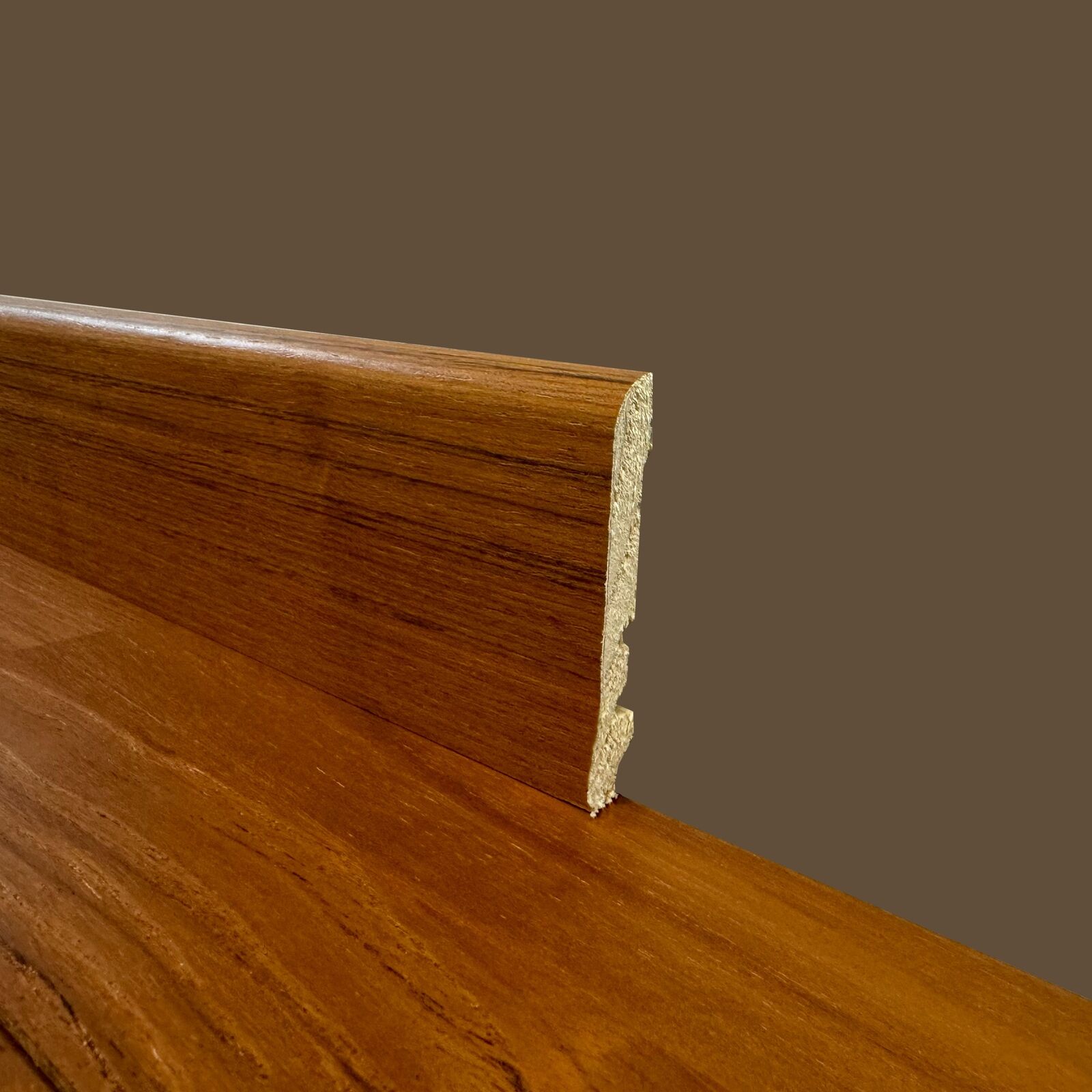 BATTISCOPA BC in legno MASSELLO impiallacciato VERO LEGNO DI TEAK 70x10 vernicia