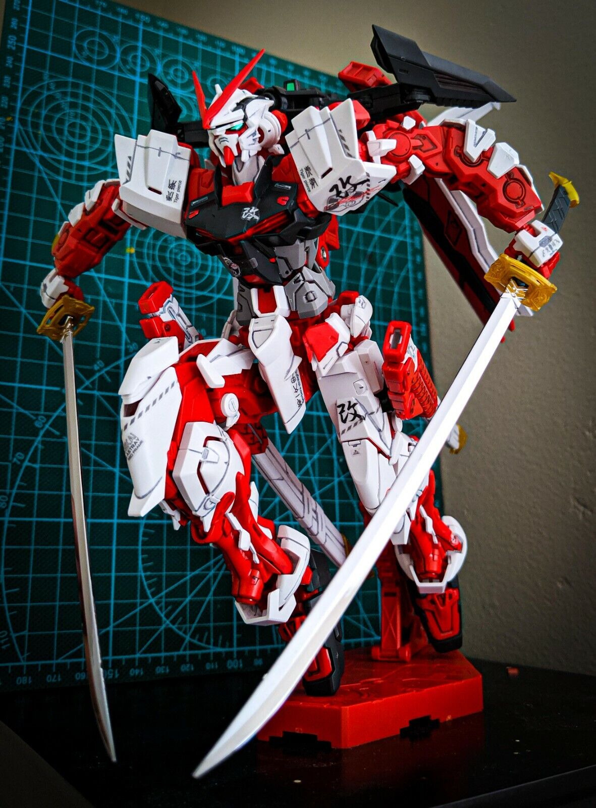 MG GUNDAM ASTRAY RED FRAME KAI REVISE MBF-P02KAI BANDAI Master Grade 1/100