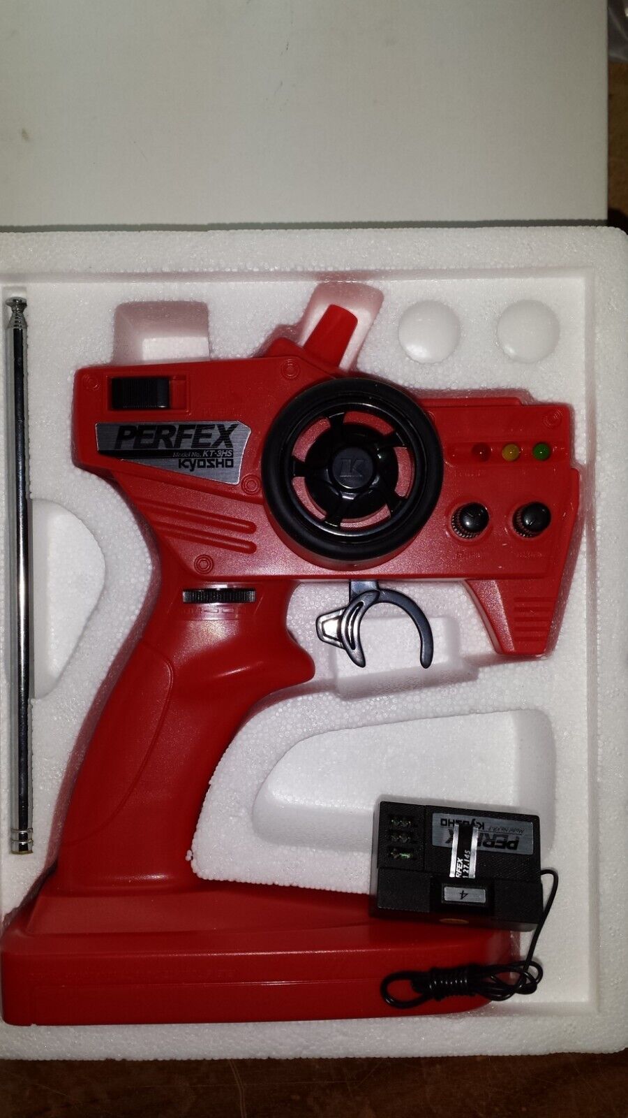 Ferrari 04/05 de agostini radiocomando Kyosho Perfex KT3 + ricevente quarzi NEW