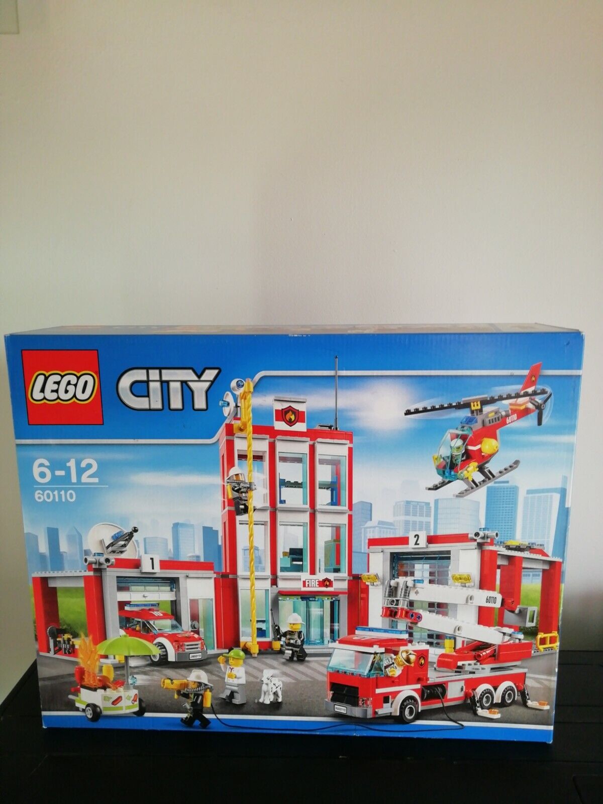 LEGO 60110 CITY. CASERMA DEI POMPIERI. NUOVO.