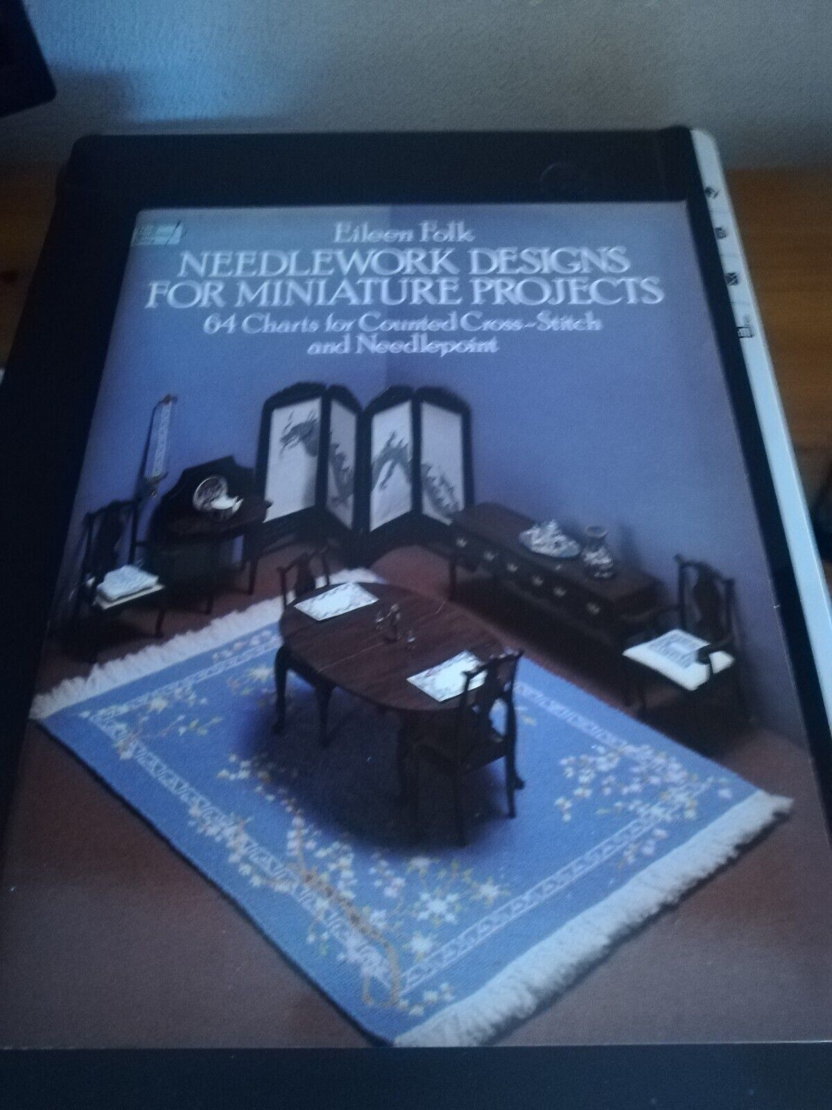 Case di Bambole Dollhouse NEEDLEWORK DESIGNS FOR MINIATURE PROJECTS, EILEEN FOLK