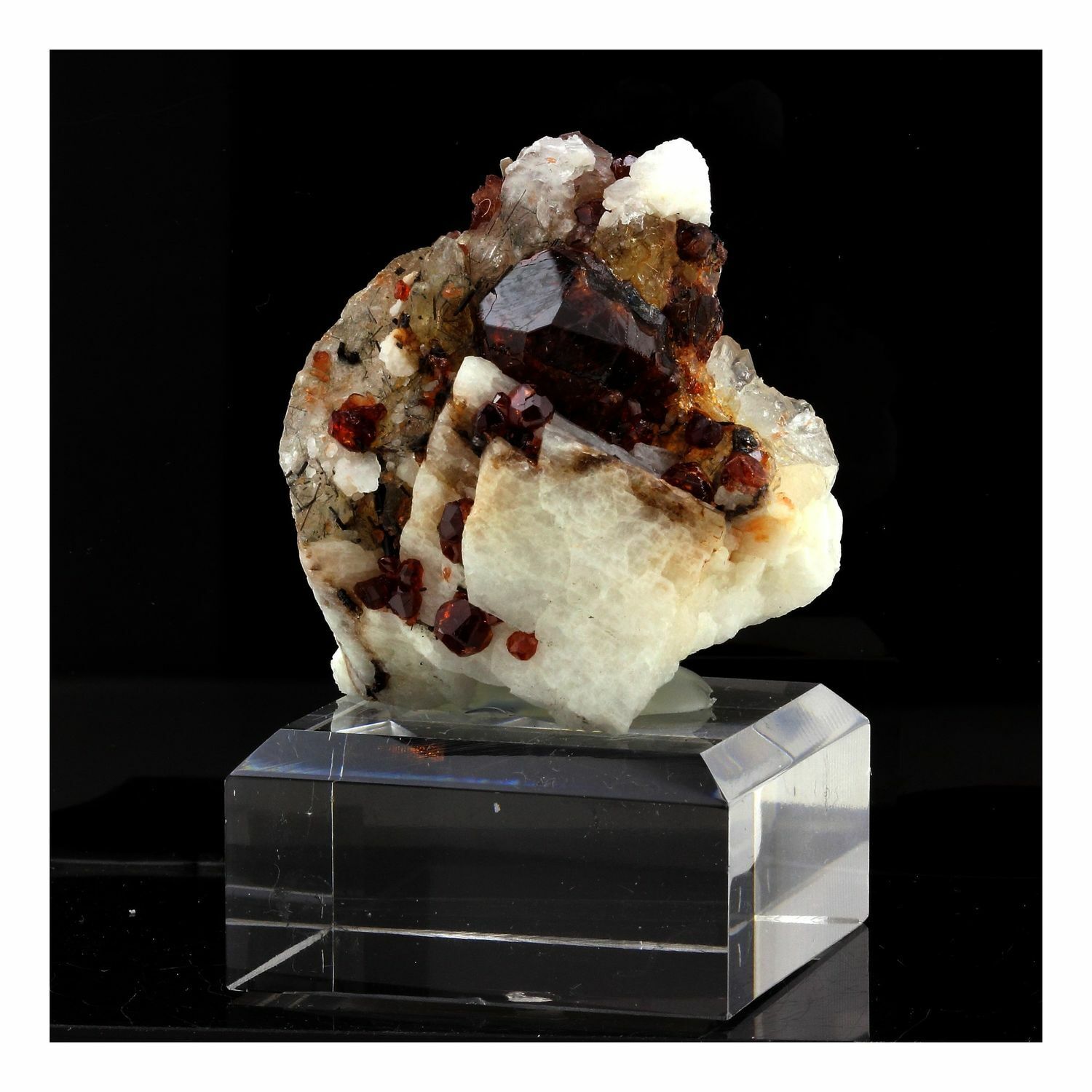 Granato Spessartite. 557.5 Ct. Gilgit-Baltistan, Pakistan