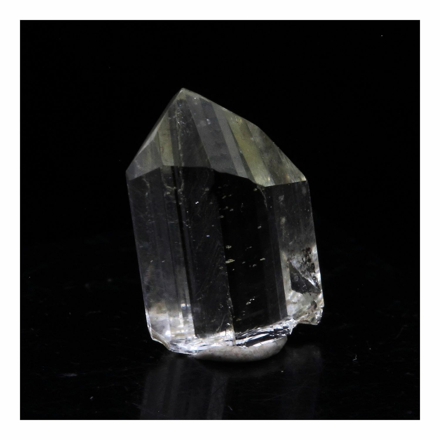 Euclase. 1.5 Ct. Ouro Preto , Minas Gerais, Brasile