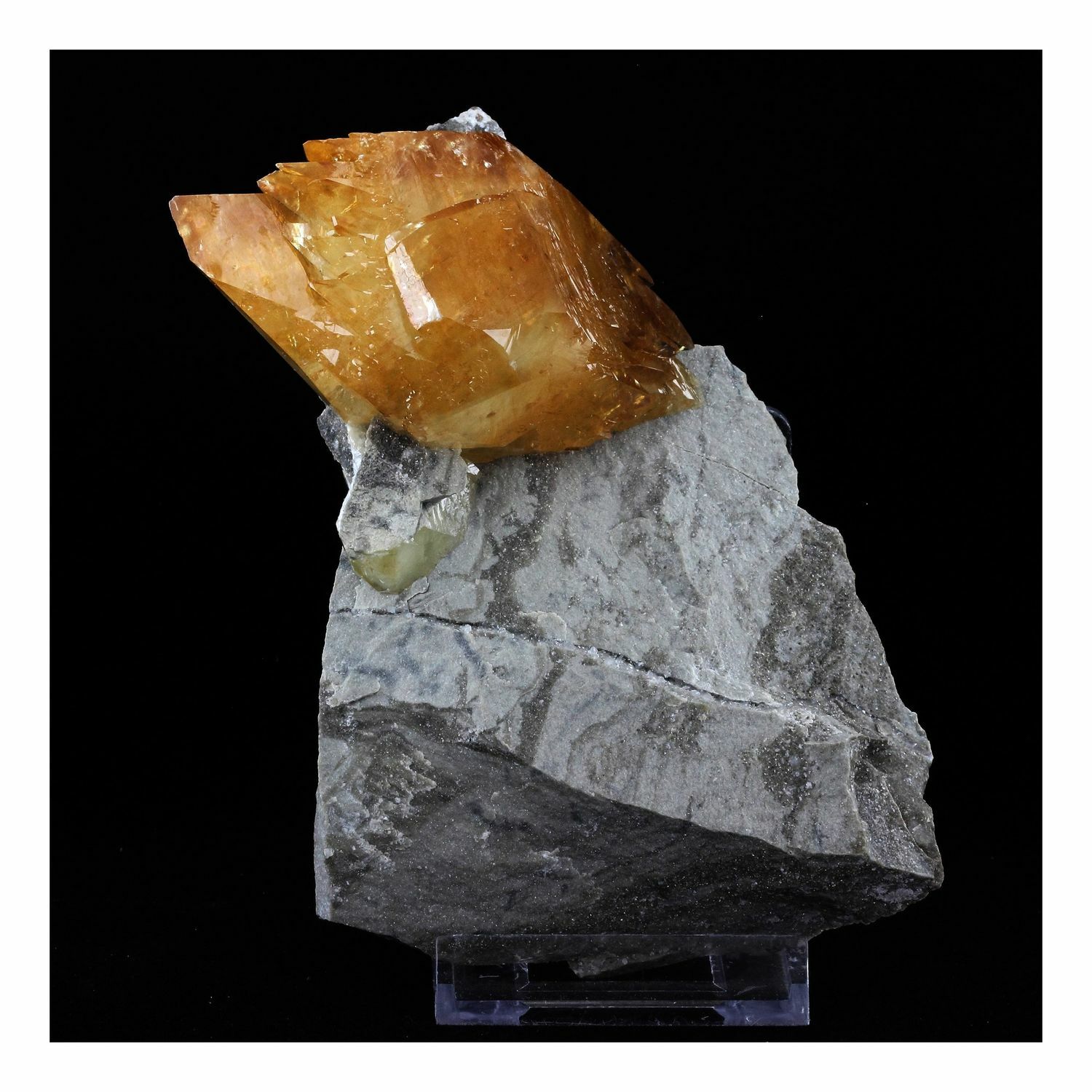 Calcite 4165.0 Ct. Elmwood Mine, Cartagine, Tennessee, USA