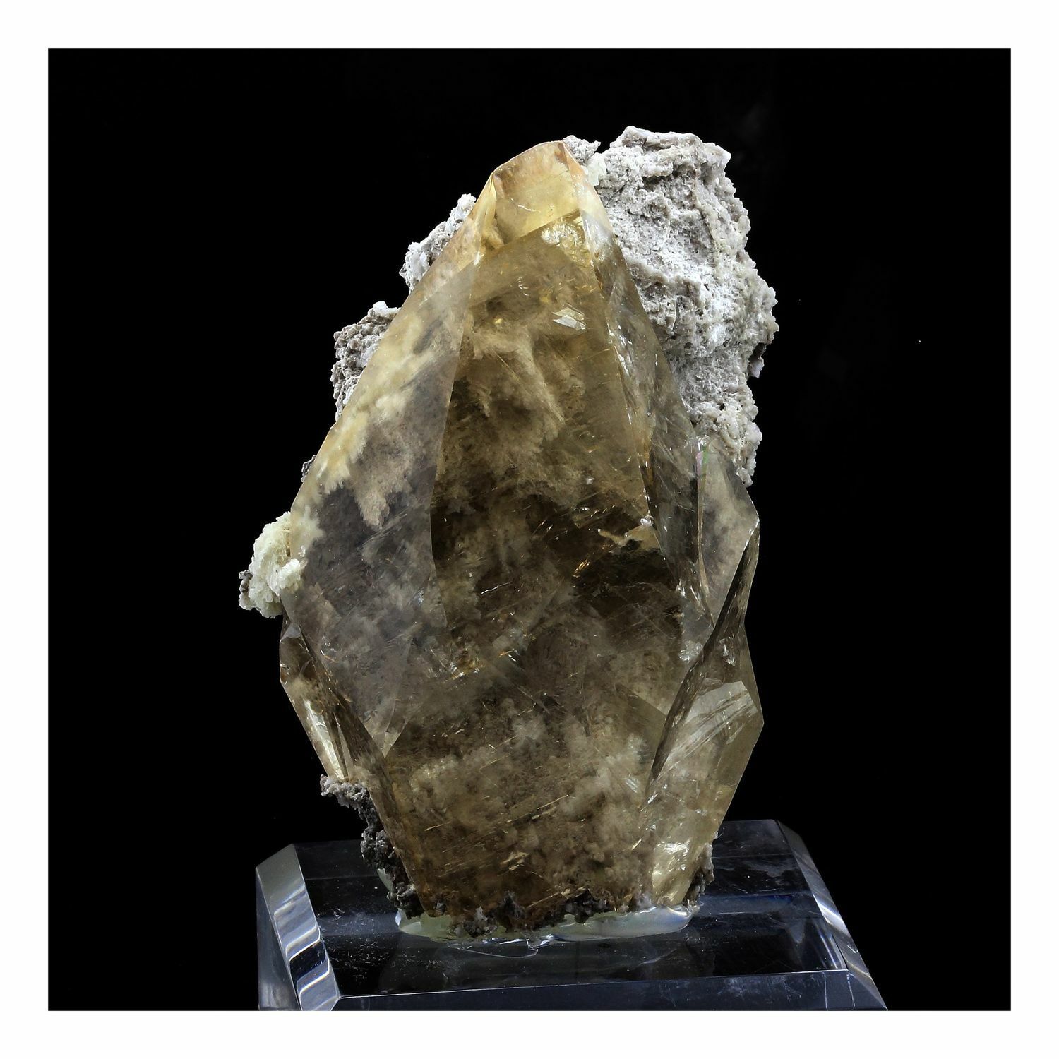 Calcite 1430.5 Ct. Elmwood Mine, Cartagine, Tennessee, USA