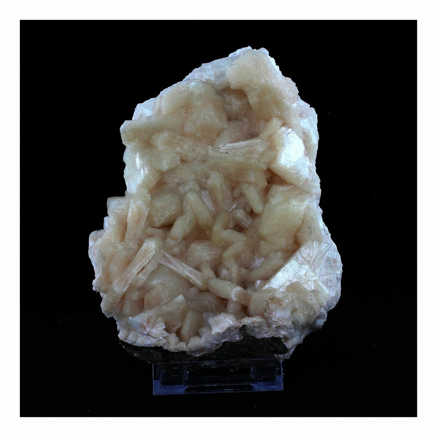 Stilbite. 3900.0 Ct. Jalgaon, Maharashtra, India