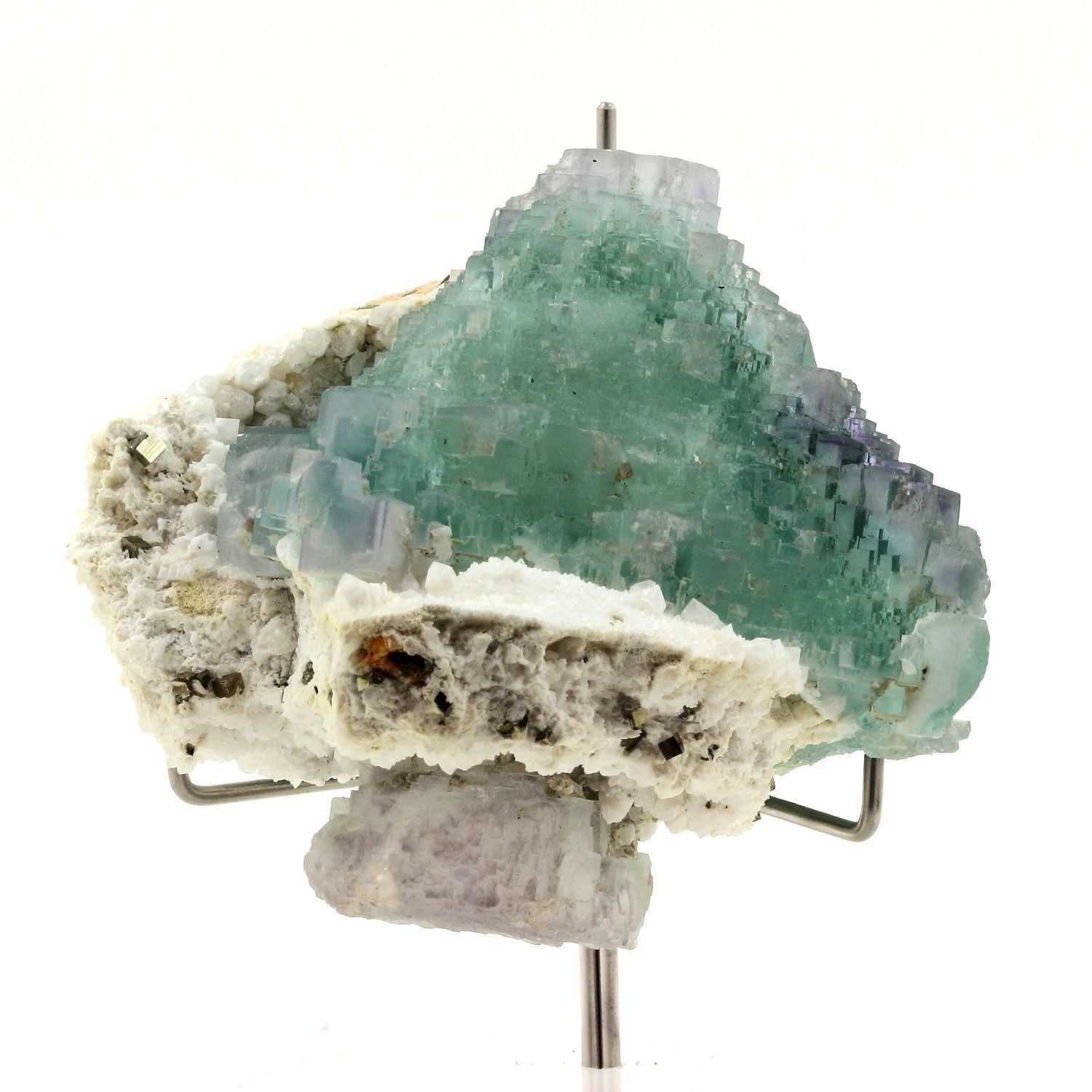 Fluorite + Pirite 3225.0 Ct. Wuyi Fluorite Ore Field, Zhejiang, Cina